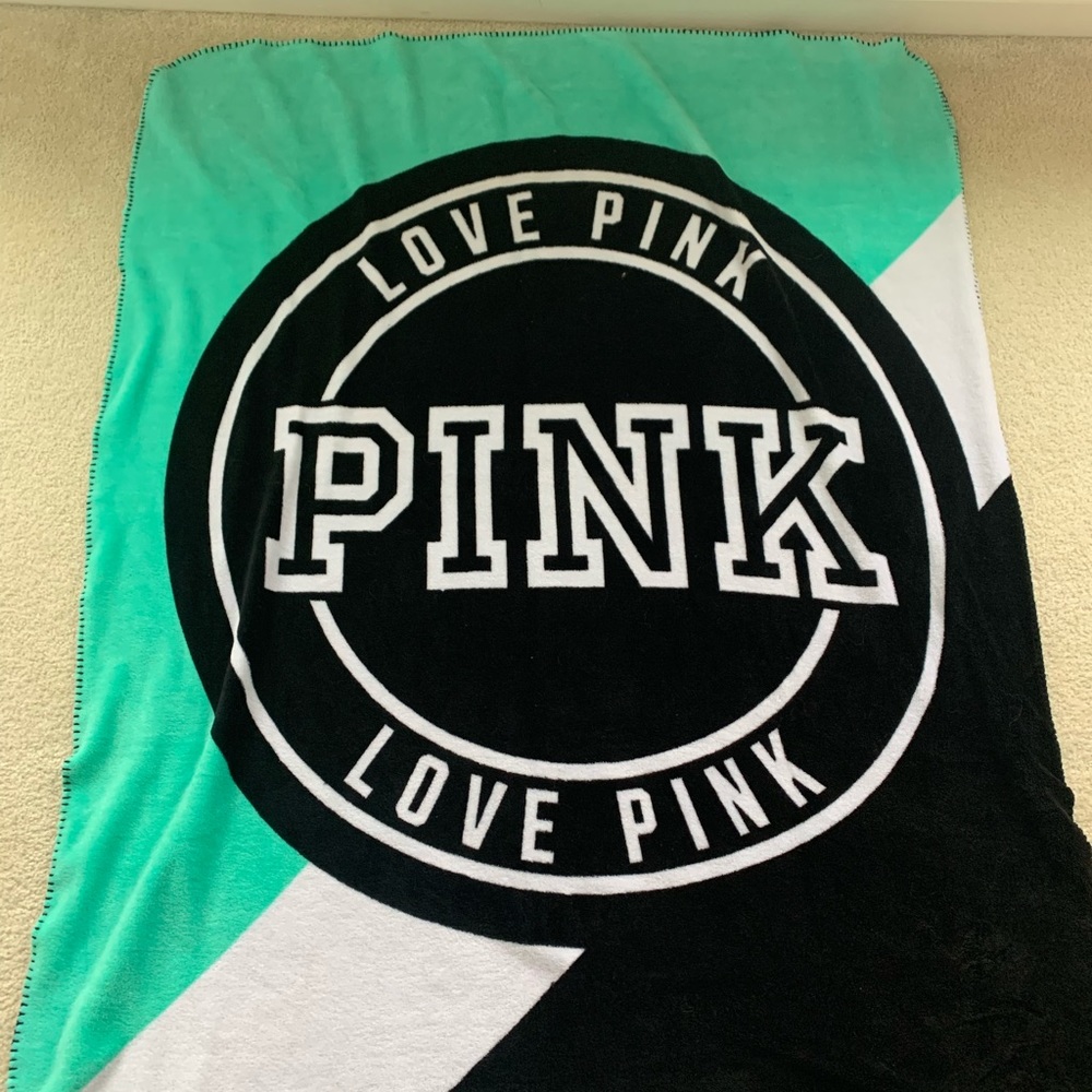 LOVE PINK throw blanket!